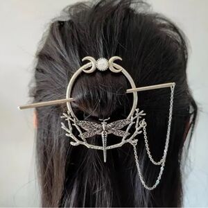 Chic Silver Dragonfly Hair Accessory with Chain